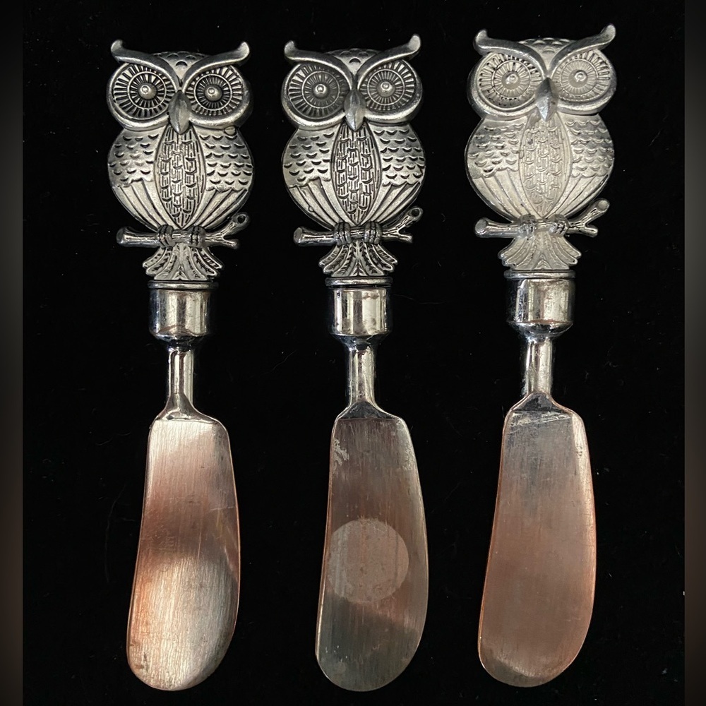 Palm Restaurant OWL set of 3 Spreaders Silver Tone Metal